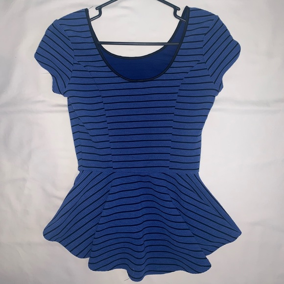 Flowy Blouse - Picture 3 of 3